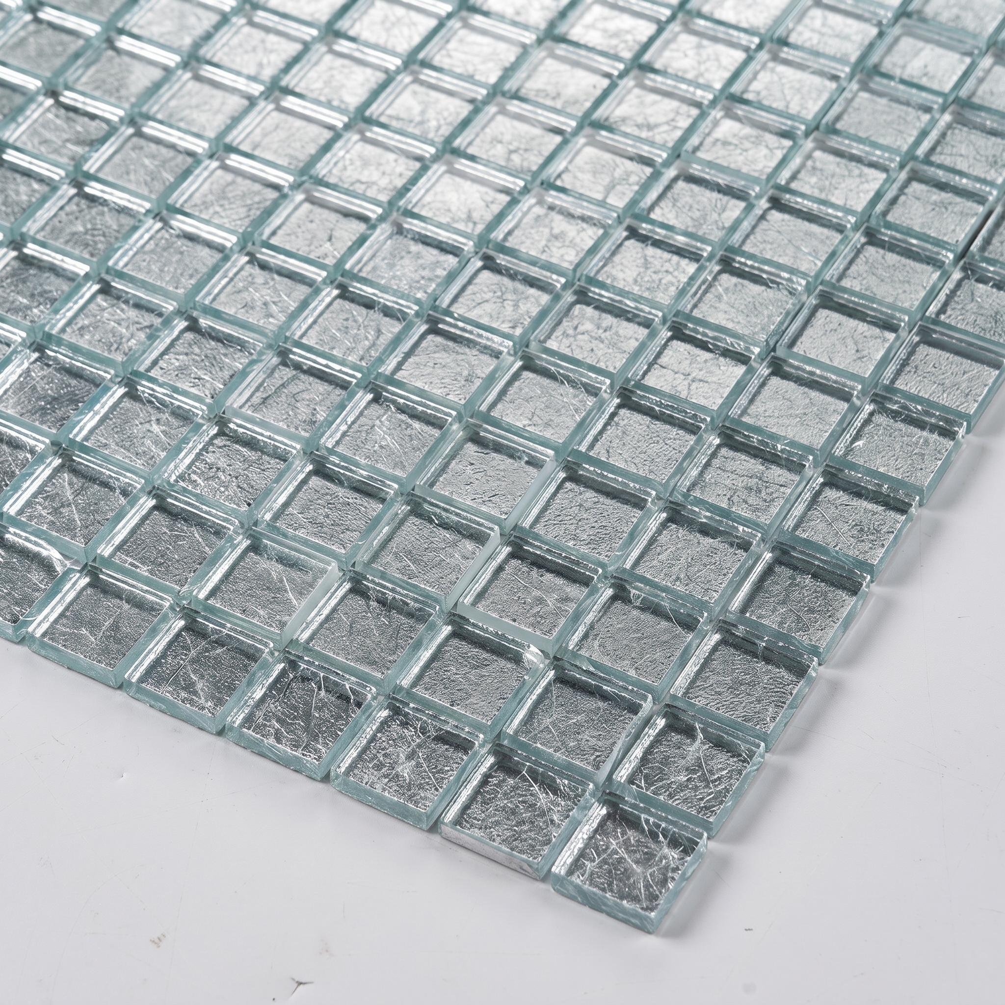 Glasmosaik Lille Silber Metalloptik 23×23x6 mm